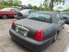 1999 LINCOLN Town Car Touring 1LNFM82W9XY602336 VMI-2516-1568-MI