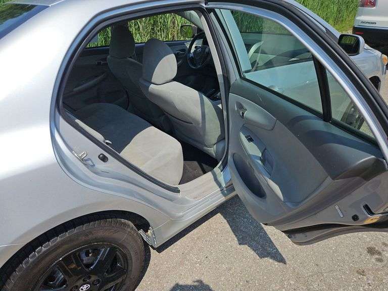 2010 TOYOTA Corolla LE 2T1BU4EE9AC261353