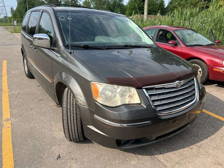 2010  CHRYSLER  Town and Country  Touring