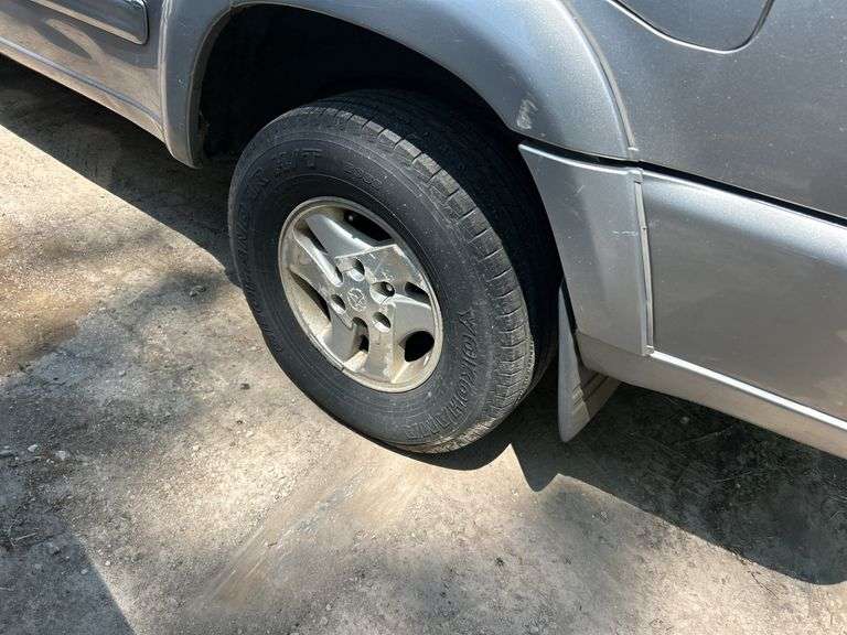 2002 TOYOTA Sequoia Limited 5TDBT48A72S129387 VMI-2520-2084-MI
