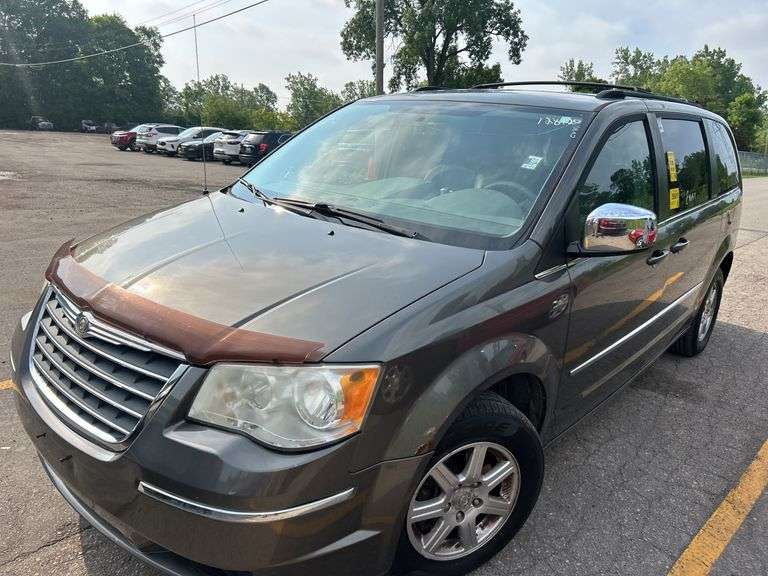 2010  CHRYSLER  Town and Country  Touring