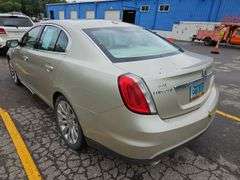 2010  LINCOLN  MKS  AWD