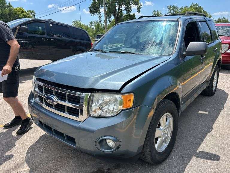 2010  FORD  Escape  Xlt