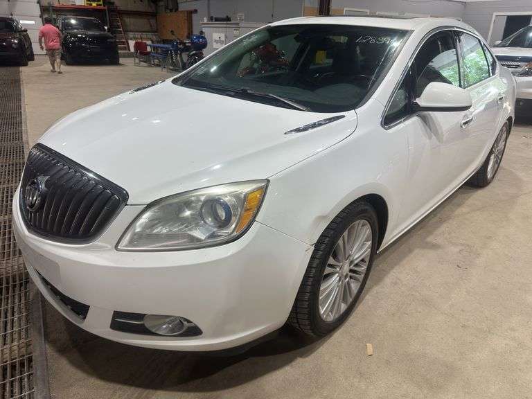 2014 BUICK Verano Base 1G4PP5SK5E4152910