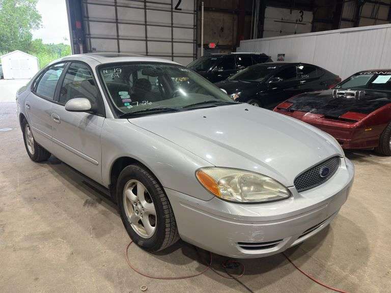2004 FORD Taurus SE 1FAHP55U04A137078 OCN4456