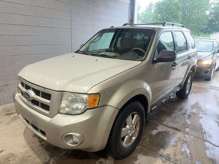 2010  FORD  Escape  XLT