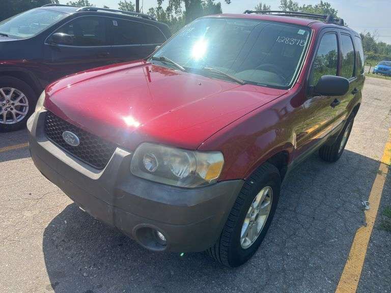2005 FORD Escape XLT 1FMYU93115KE32975