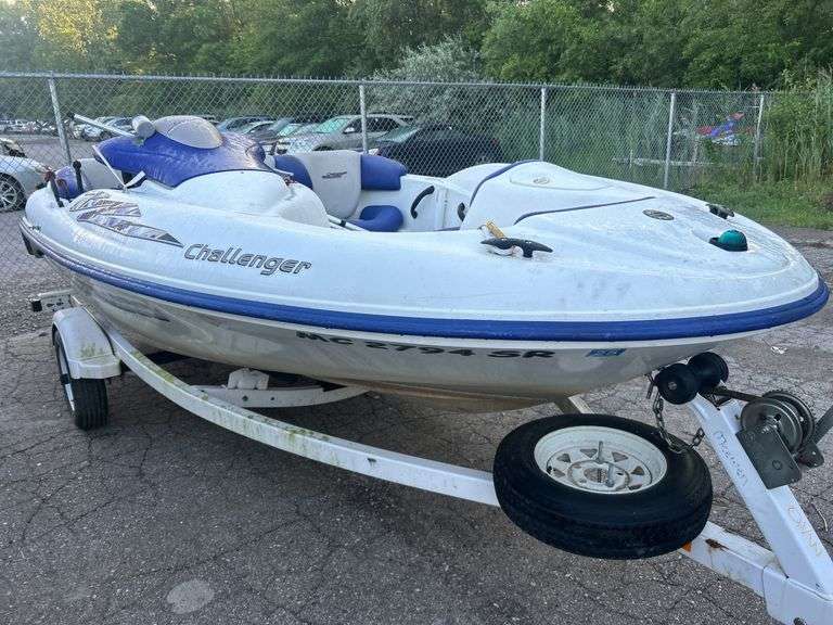 2001 SEADOO CHALLENGER JETBOAT CECB0204J001 OVW20424