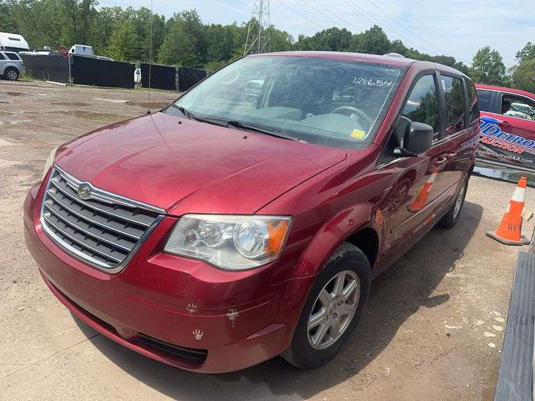 2010 CHRYSLER Town and Country - 2A4RR2D11AR381659