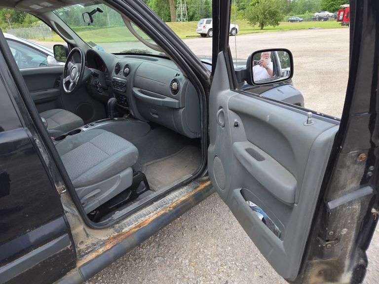 2005 JEEP Liberty Renegade 1J4GL38K45W631538 VMI-2528-0243-MI