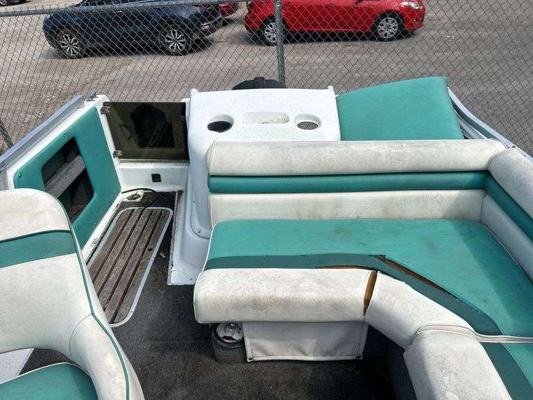 1991 HURRICANE FUN DECK boat GDYG5843F191