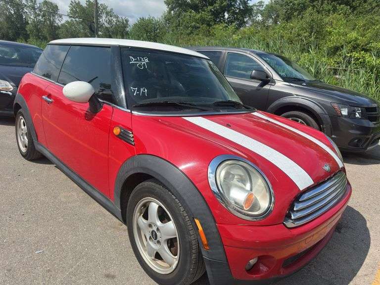 2007 MINI Cooper - WMWMF33587TT57229