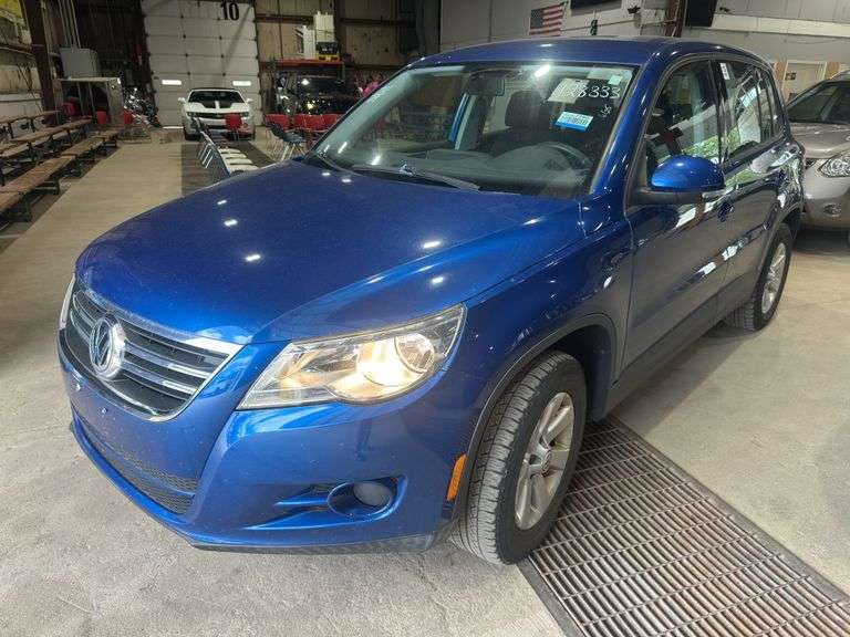 2009  VOLKSWAGEN  Tiguan  2.0T