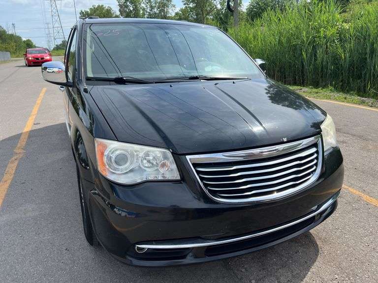 2013 CHRYSLER Town and Country Limited 2C4RC1GG4DR712272