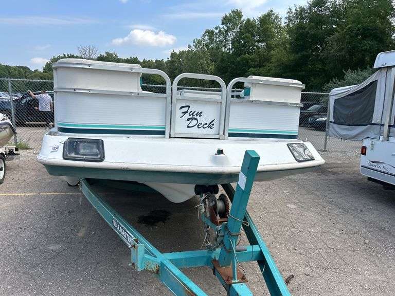 1991 HURRICANE FUN DECK boat GDYG5843F191