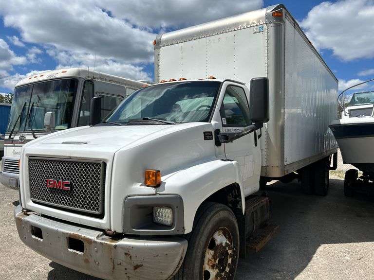 2005  GMC  C7  Box truck