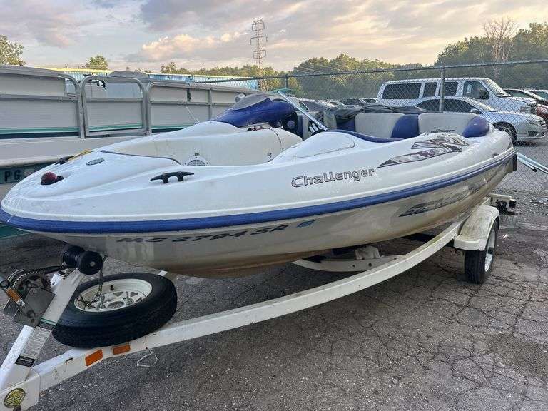 2001 SEADOO CHALLENGER JETBOAT CECB0204J001 OVW20424