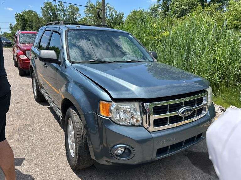 2010  FORD  Escape  Xlt