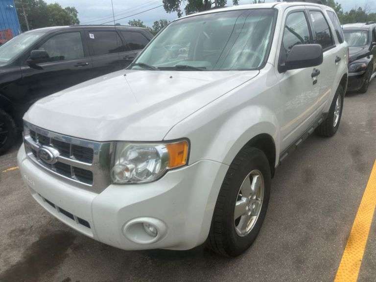 2011 FORD Escape - 1FMCU0DG1BKB90192