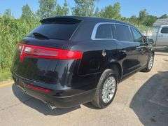 2019 LINCOLN MKT Livery 2LMHJ5NKXKBL00282