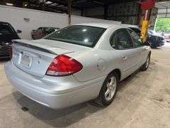 2004 FORD Taurus SE 1FAHP55U04A137078 OCN4456