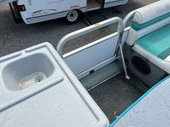 1991 HURRICANE FUN DECK boat GDYG5843F191