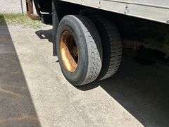 2005  GMC  C7  Box truck