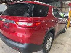 2018 CHEVROLET Traverse LT 1GNEVGKWXJJ147981