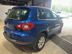 2009  VOLKSWAGEN  Tiguan  2.0T