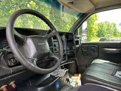 2005  GMC  C7  Box truck