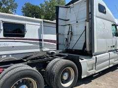 2016  VOLVO TRUCK  VNL  -