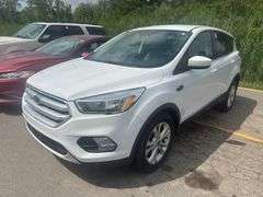 2017 FORD Escape SE 1FMCU0GD5HUA83810