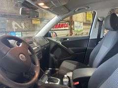 2009  VOLKSWAGEN  Tiguan  2.0T