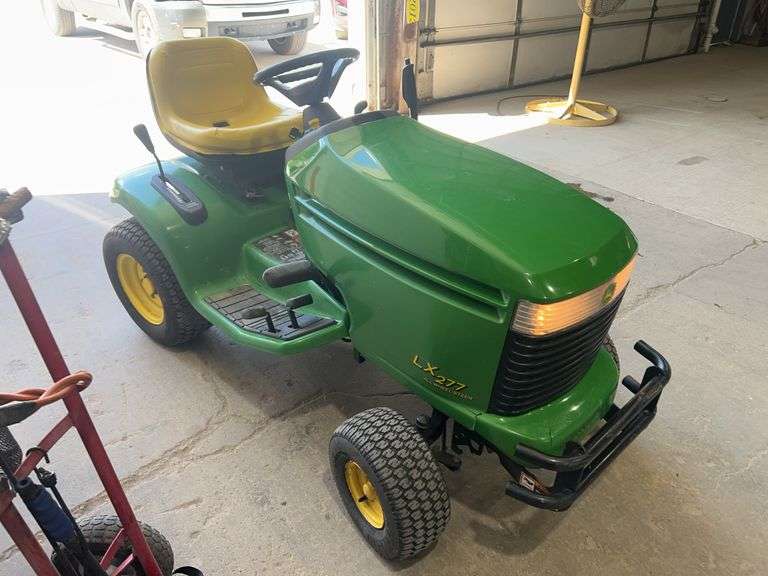 John Deere Lx277