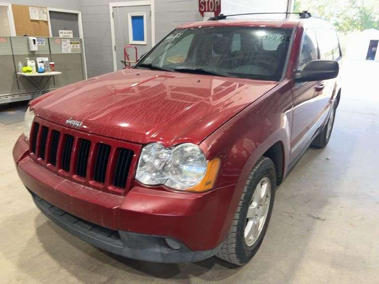 2010 JEEP Grand Cherokee Laredo 1J4PR4GK6AC117479