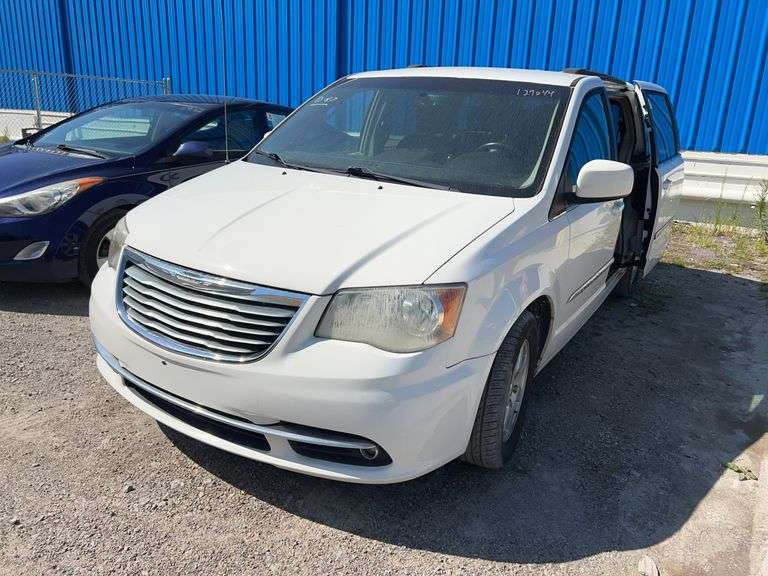 2012 CHRYSLER Town and Country Touring