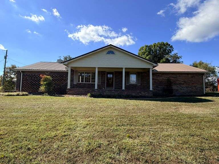 HOME ON 5 ACRES IN BENTON KY