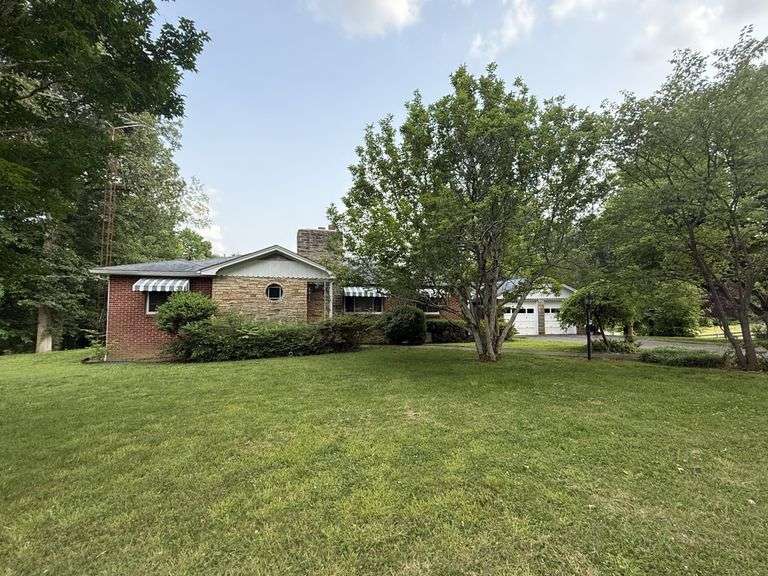 3 BR HOME & GUEST HOUSE ON 36.7 ACRES IN BOAZ KY
