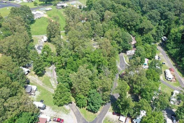 8.8 ACRES IN GRAND RIVERS, KY