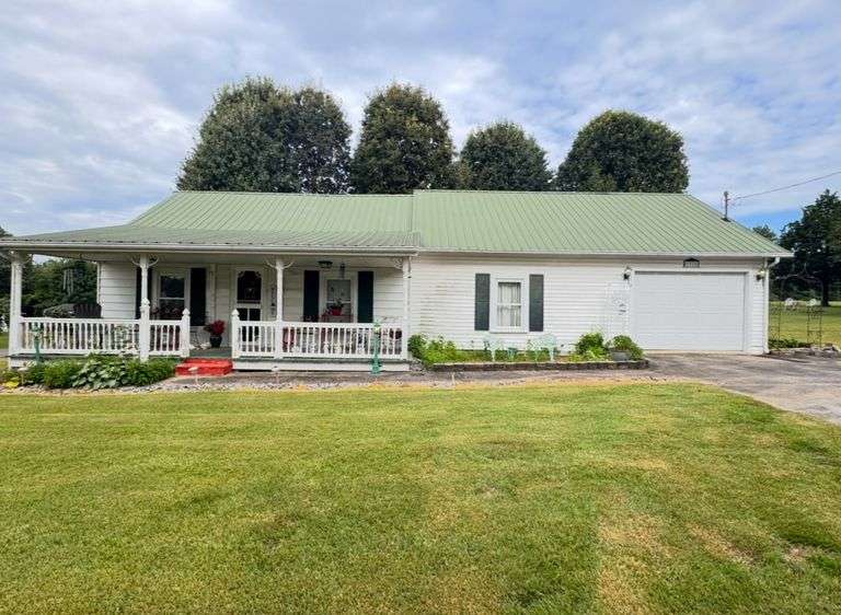 HOME ON 2 ACRES IN MAYFIELD KY