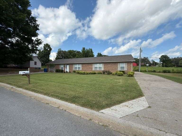 DUPLEX ON MICHELLE DRIVE MURRAY KY