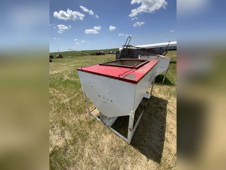 T & S Trip Hopper Range Feeder
