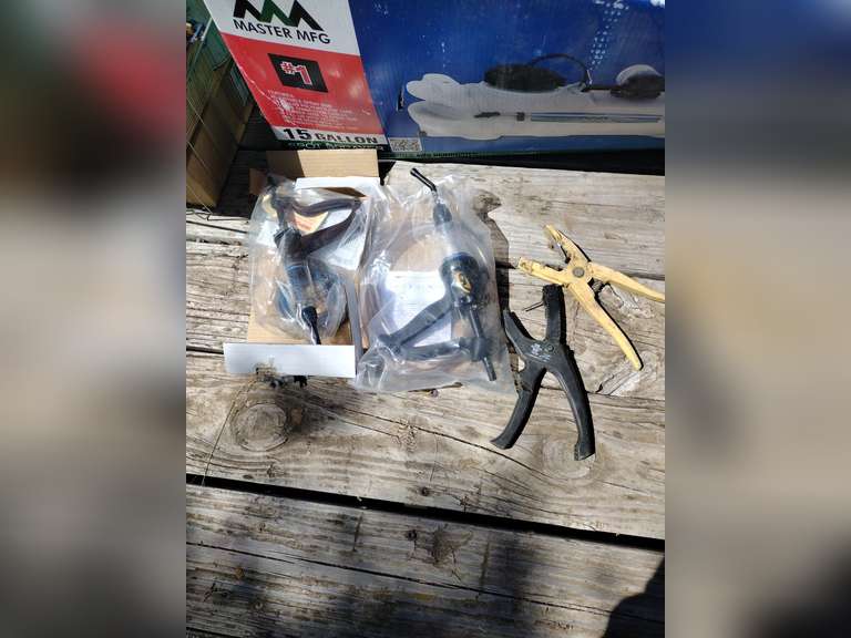 Pour on spray guns unused, still in packaging, Z tagger, Apollo tagger