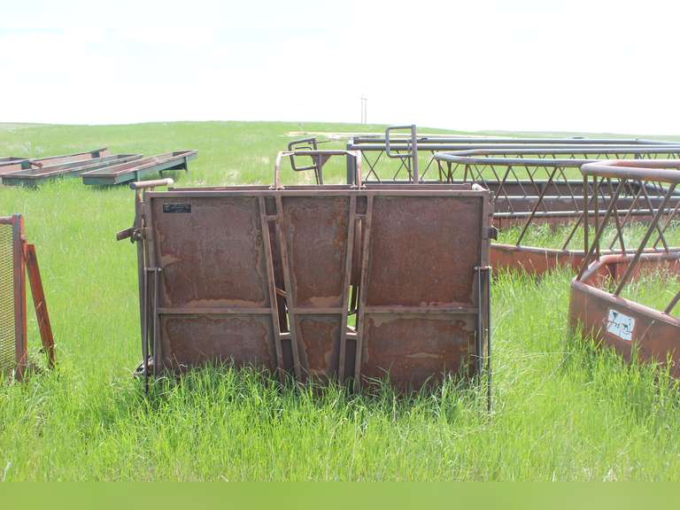 Cow Country Calf Table