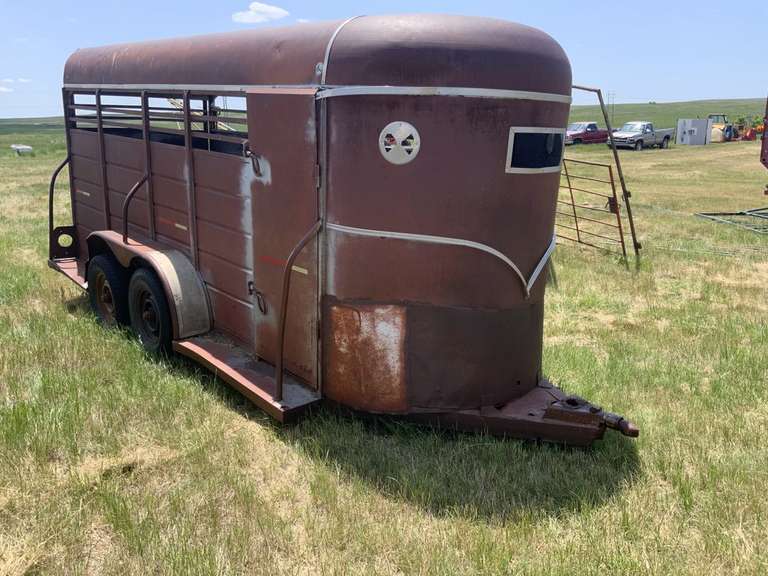 W-W Bumper Pull Horse Trailer