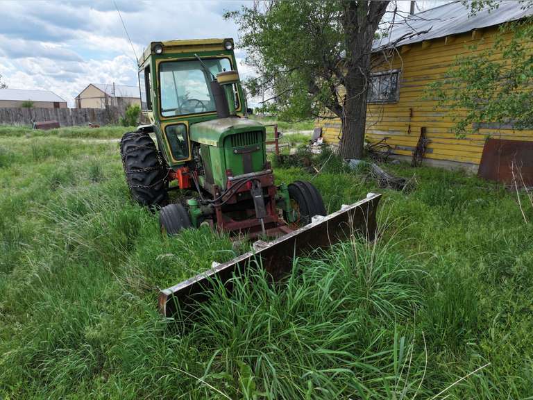 John Deere 4020 w/ 10' Adjustable Dozer