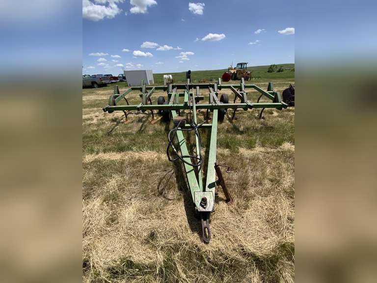 John Deere Hydraulic Chisel Plow