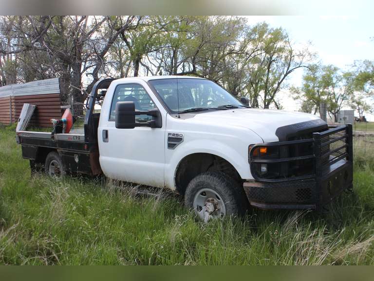 2008 Ford w/ Deweze Balebed