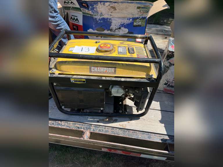 Champion 3500 W 6.5 hp generator