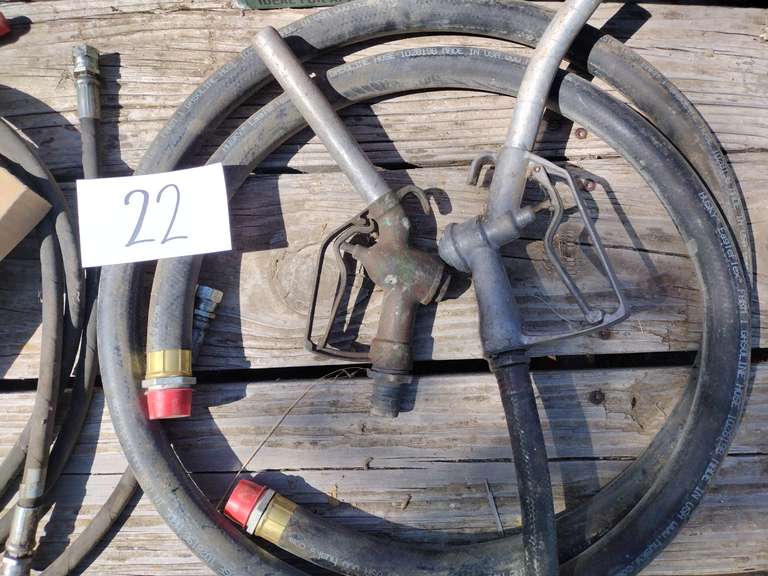 Hydraulic hoses, fuel hose, fuel nozzles, pulley belts #855650